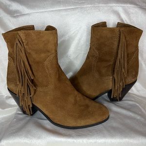 Sam Eldeman Louie Fringe bootie size 8.5